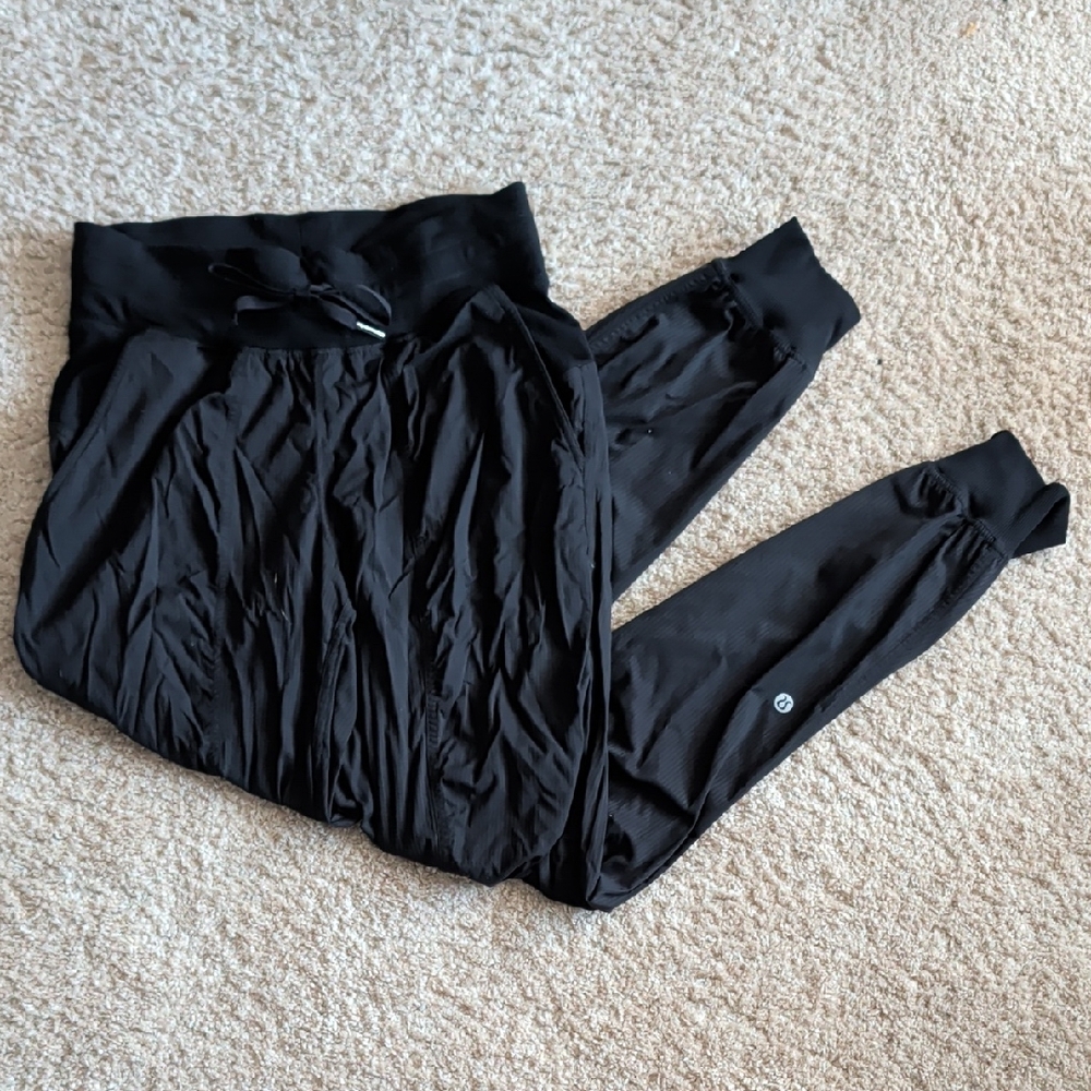 EUC Lululemon Dance Studio Pants